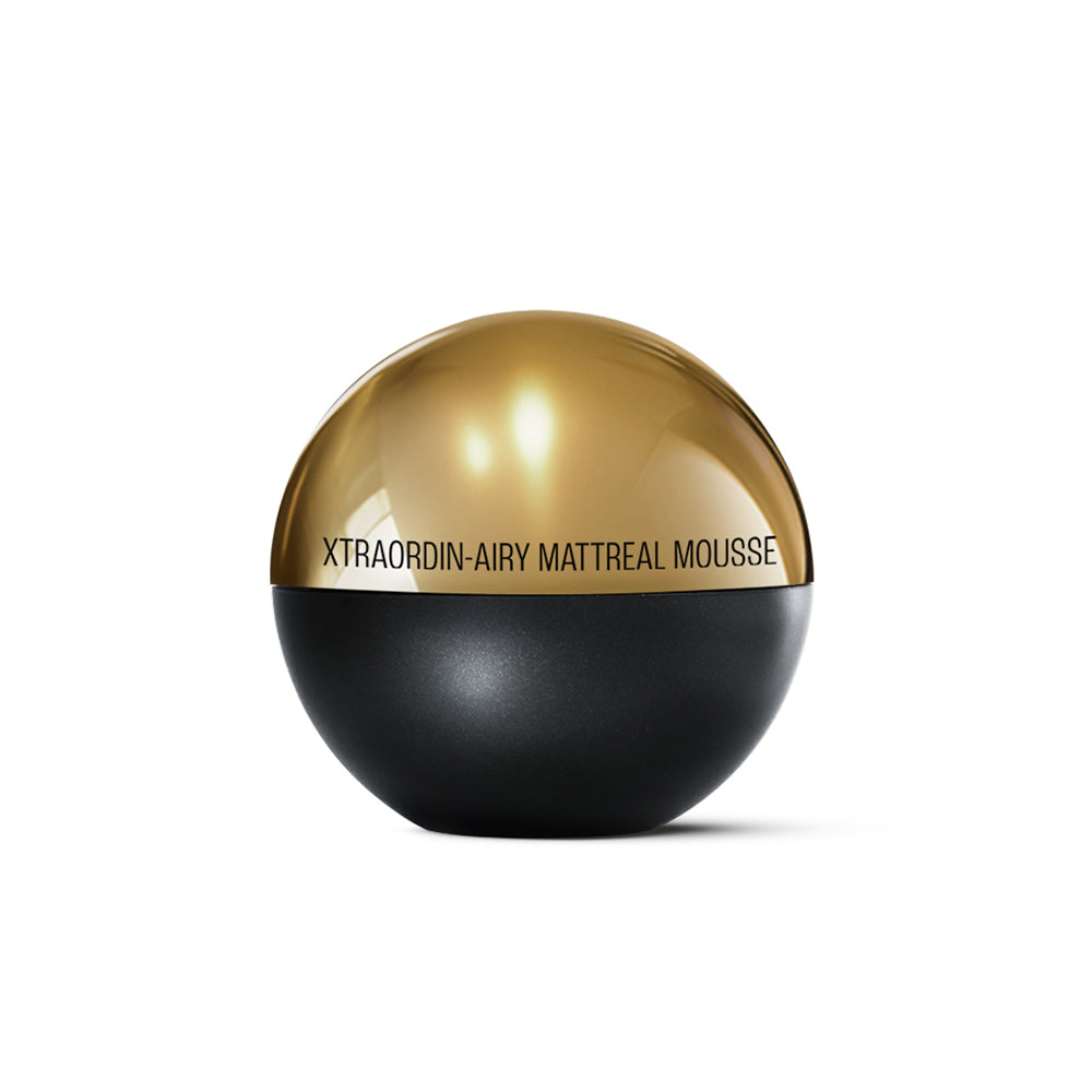 Lakme Xtraordin-airy Mattereal Mousse Foundation